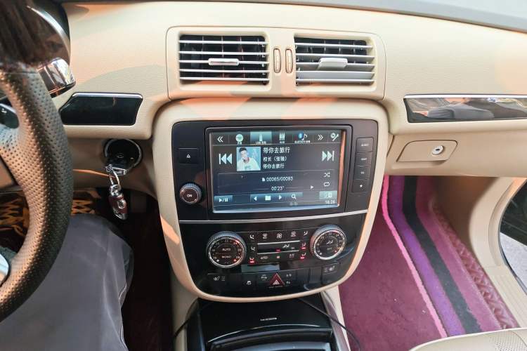 Used Mercedes-Benz R-Class 2017 R 320 4MATIC Business Edition Prestige Model
