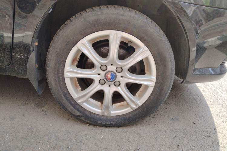 Used Geely Auto Diamond 2013 1.5L Manual Elite Model Right Front Wheel Hub