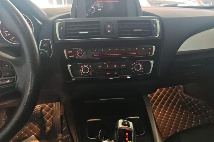 Used BMW 1 Series 2016 118i Leading Model Audio And AC Panel