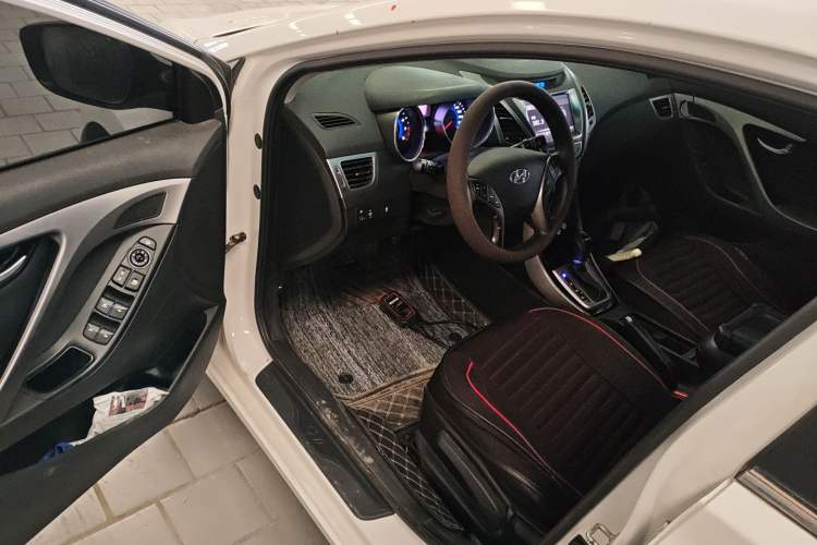 Used Hyundai Elantra (5th Generation / Langdong) 2016 1.6L Automatic Prestige Model
