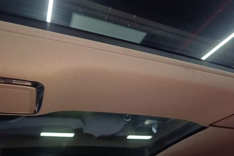 Used Mercedes-Benz E-Class 2019 E 260 L Headliner