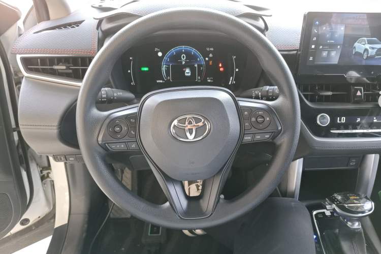 Used Toyota Corolla Cross 2024 2.0L Smart Electric Hybrid Dual-Engine Pioneer Edition
