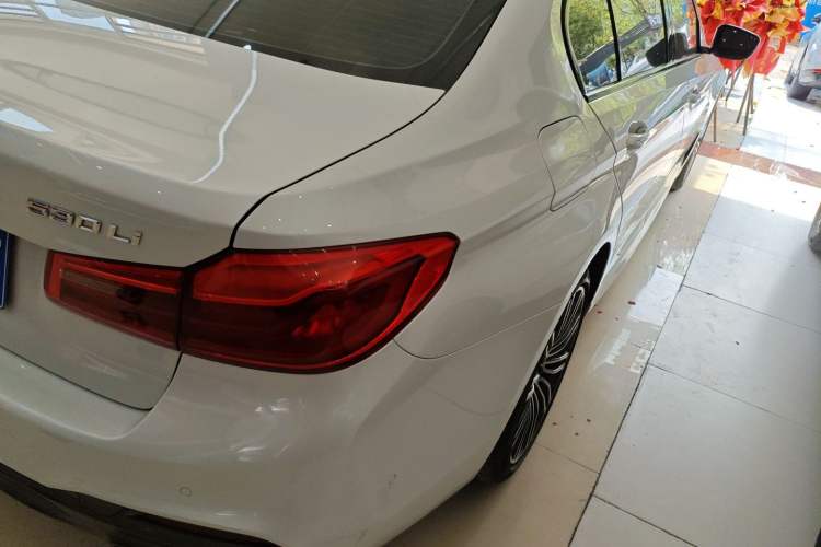 Used BMW 5 Series 2018 Restyled 530Li Leading Edition M Sport Package