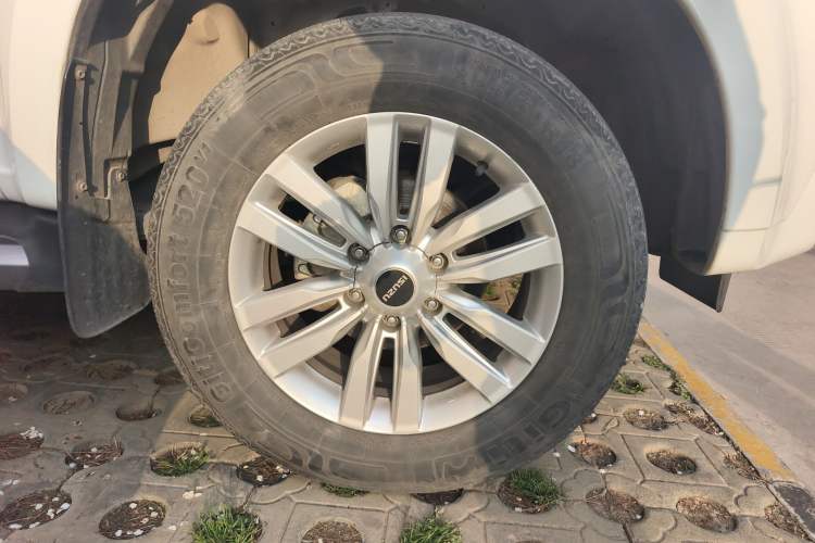 Used Isuzu mu-X 2022 2.0T Gasoline Automatic 4WD Jingyue Trim with 5 Seats