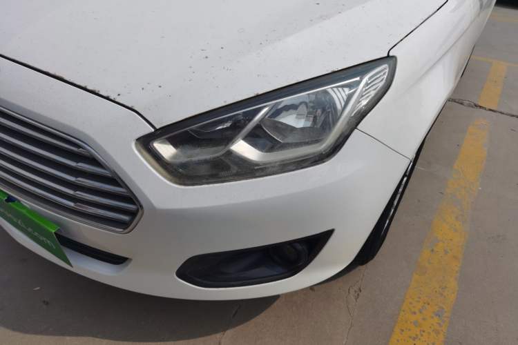 Used Ford Escort 2015 1.5L Manual Comfort Model
