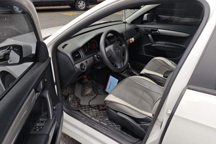 Used Volkswagen Lavida 2013 Revised Classic 1.6L Automatic Fashion Edition Driver Seat