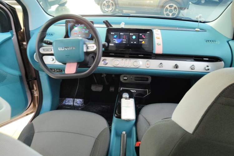 Used CHANGAN NEVO Lumin 2022 155 km – Refreshingly Sweet Edition Center Console