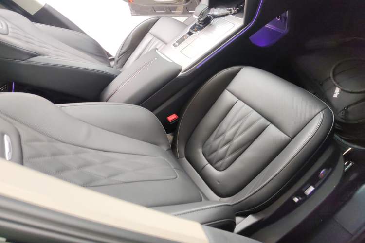 Used Hongqi HS7 PHEV 2024 2.0T PHEV Four-Wheel Drive Flagship Edition 7 Seats
