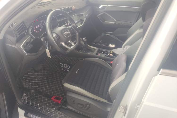 Used Audi Q3 2020 40 TFSI Fashion Dynamic Model
