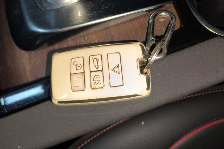 Used Land Rover Discovery Sport 2020 249 PS R-Dynamic Performance Edition Vehicle Key