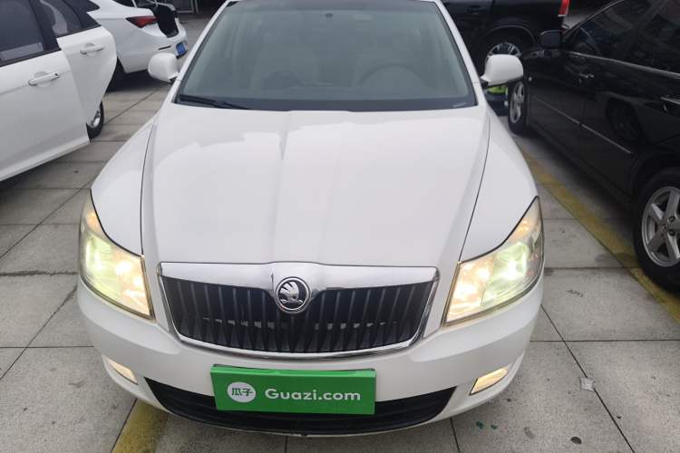 Used Skoda Octavia 2015 Classic Model 1.6L Automatic Yijie Version Front