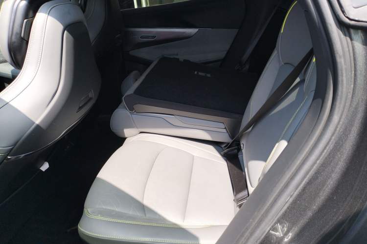 Used Lynk & Co 08 EM-P 2025 120km Long-Range Pro