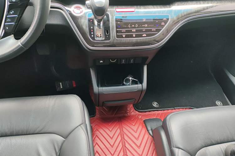 Used Honda Elysion 2019 2.0L Hybrid Luxury Edition
