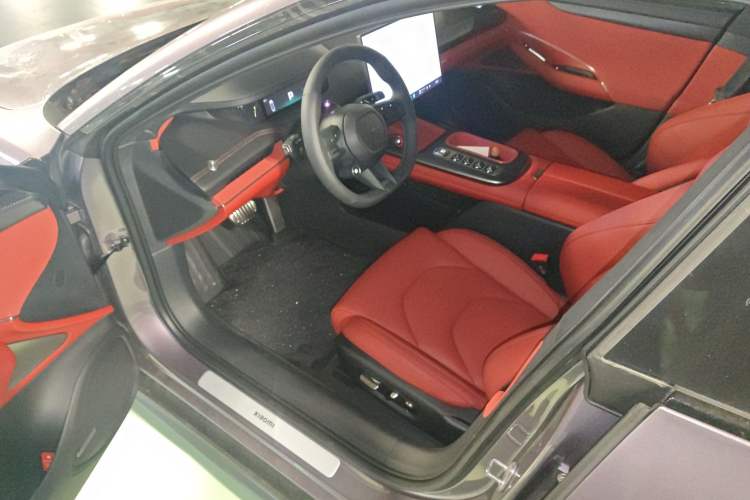 Used Xiaomi Auto SU7 2024 Four-Wheel Drive Ultra-Long Range Advanced Intelligent Driving Max Edition