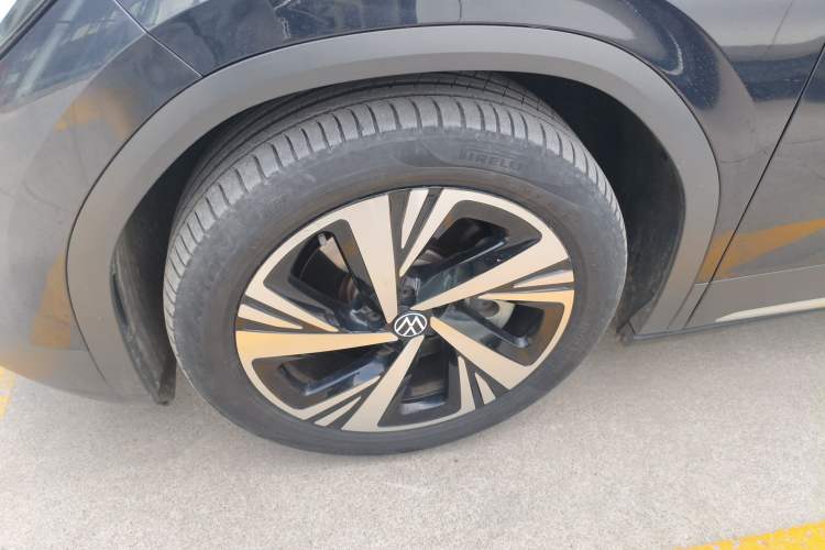 Used Volkswagen ID.6 CROZZ 2022 Long-Range PRO Edition Left Front Wheel Hub