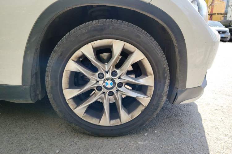 Used BMW X1 2015 sDrive18i Fashion Upgrade Edition Right Front Wheel Hub