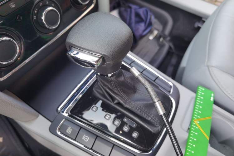 Used Skoda Superb 2009 1.8TSI Automatic Elegant Edition Gear Lever