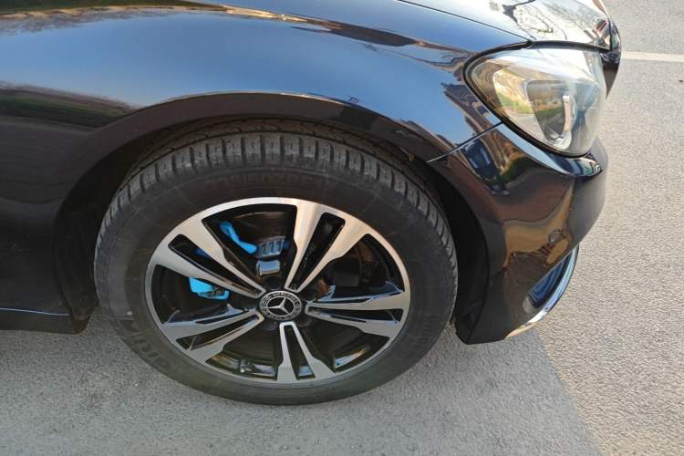 Used Mercedes-Benz C-Class 2017 Facelift C 200 L Right Front Wheel Hub