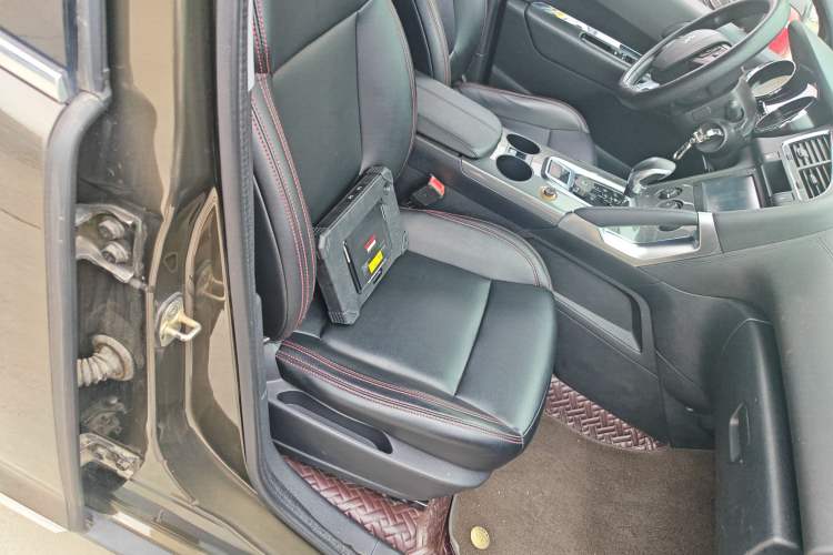 Used Peugeot 3008 2016 2.0L Automatic Classic Edition Right Front Seat