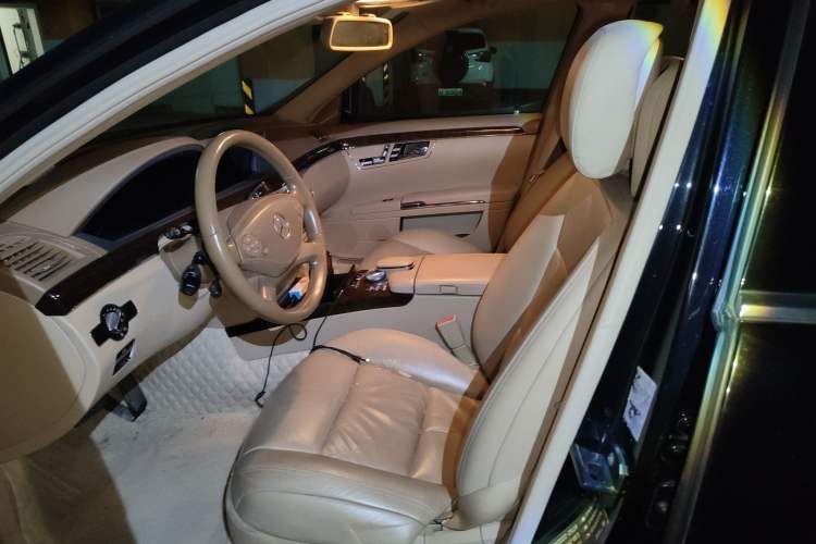 Used Mercedes-Benz S-Class 2012 S 300 L Prestige Grand Edition Left Front Seat