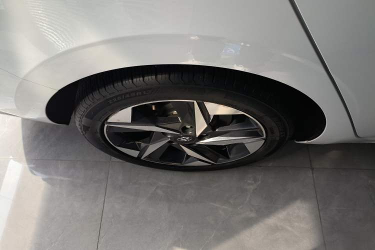 Used Hyundai Elantra 2022 1.5L CVT GLX Elite Edition Right Rear Wheel Hub