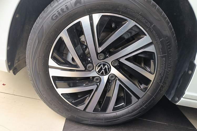 Used Volkswagen Lavida 2023 300TSI DSG Starry Full-Comfort Edition