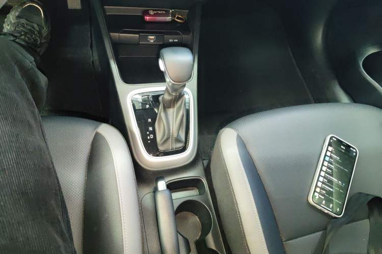 Used Kia kx1 Stonic 2021 1.4L CVT Sunroof Model Gear Lever