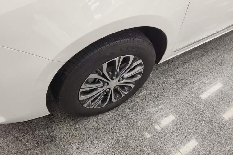 Used Buick GL8 2021 Land Cruiser Executive Class 652T Luxury Model
