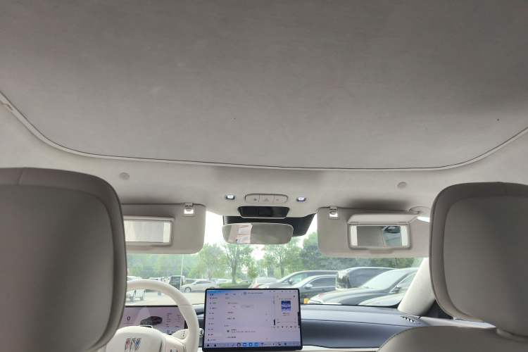 Used Buick L7 2025 Model Aivia