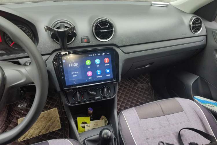 Used Volkswagen Jetta 2017 1.4L Manual Fashion Edition Audio And AC Panel