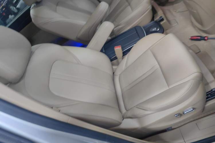 Used Buick GL8 2021 ES Land Cruiser 653T Luxury Edition Right Front Seat