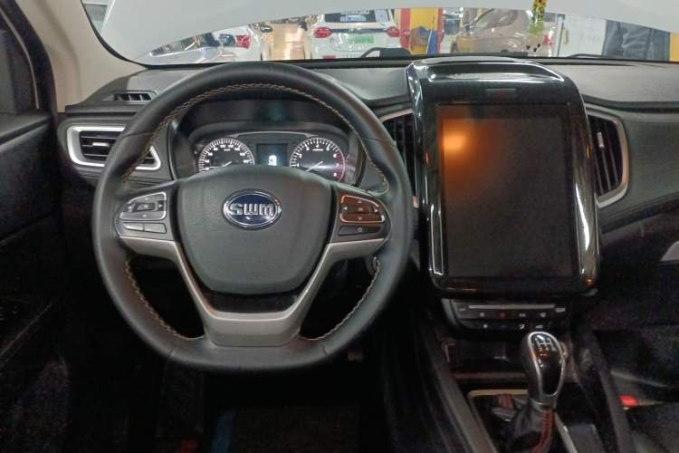 Used SWM X7 2017 1.8L Manual Luxury 5-seater