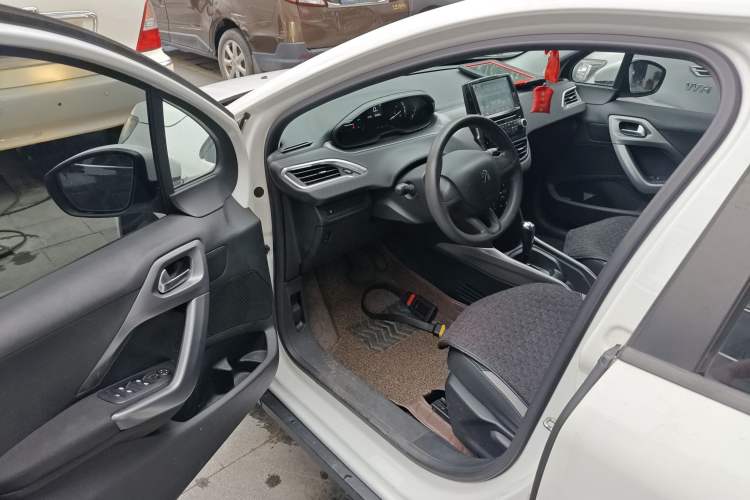 Used Peugeot 2008 2014 1.6L Automatic Trend Edition Driver Seat