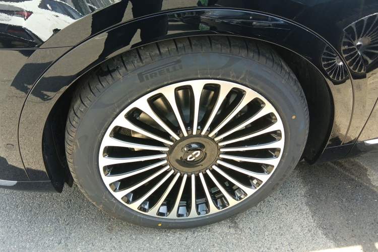 Used Hima AITO M9 2025 Extended-Range Ultra Version 52 kWh 6-Seater
