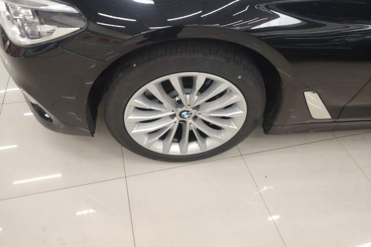 Used BMW 5 Series 2020 530Li Leading Edition Luxury Package Left Front Wheel Hub