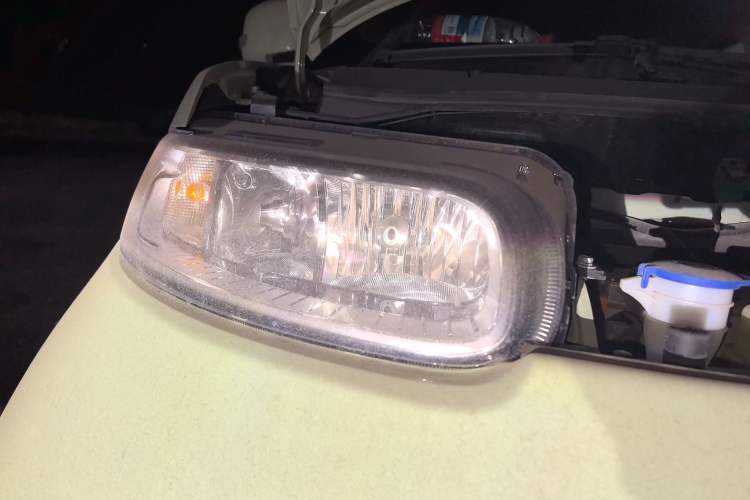 Used ORA White Cat 2022 Upgraded Model 305km Range Luxury Version Lithium-Ion Battery
