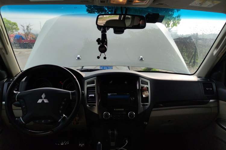 Used Mitsubishi Pajero  Headliner