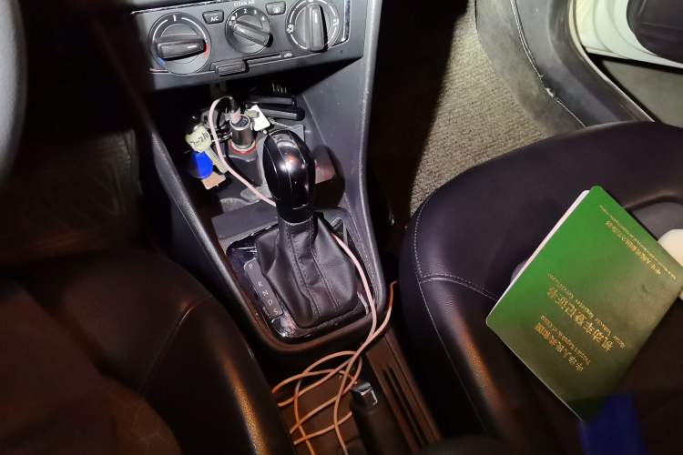 Used Volkswagen Santana 2015 1.6L Automatic Comfort Edition Gear Lever