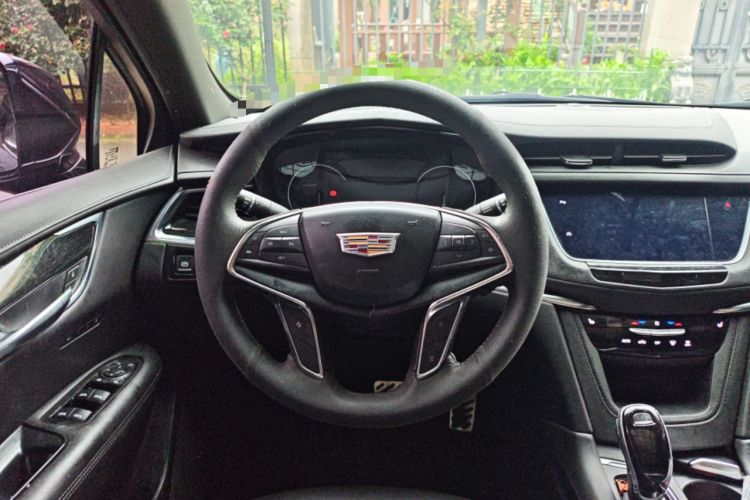 Used Cadillac XT5 2021 28T Four-Wheel Drive Luxury Version Steering Wheel