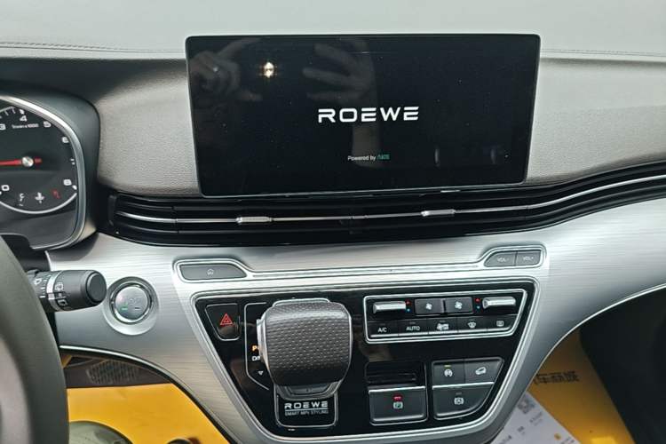 Used Roewe iMAX8 2023 400TGI Comfort Edition
