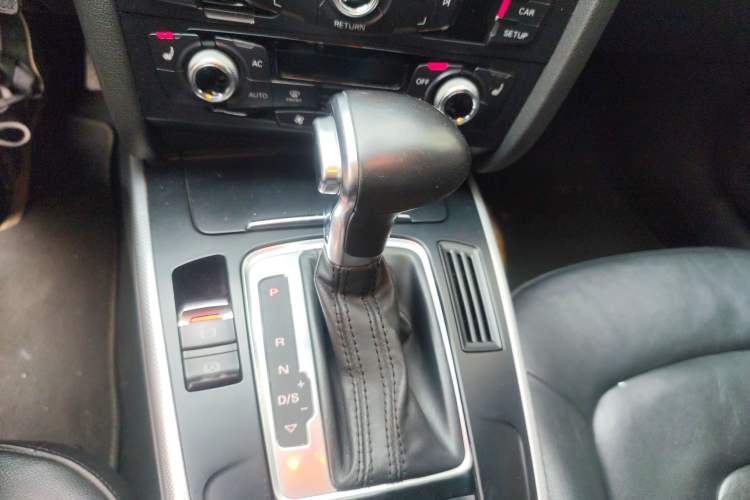 Used Audi A5 2013 Sportback 40 TFSI Gear Lever
