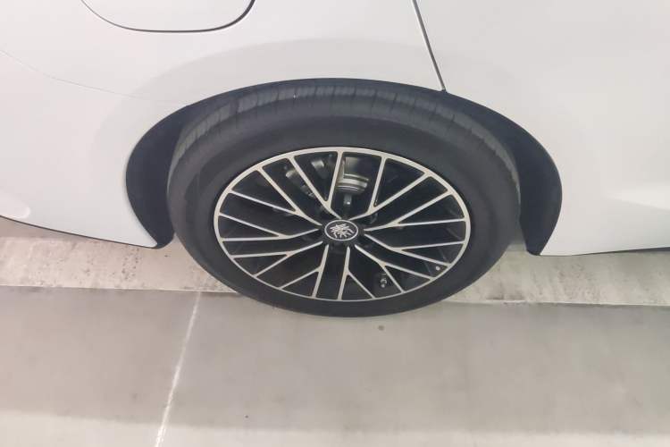 Used BYD Qin L 2024 DM-i 120KM Excellence Model Right Rear Wheel Hub