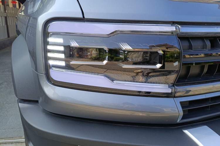 Used Formula Leopard Leopard 5 2023 Navigator Edition