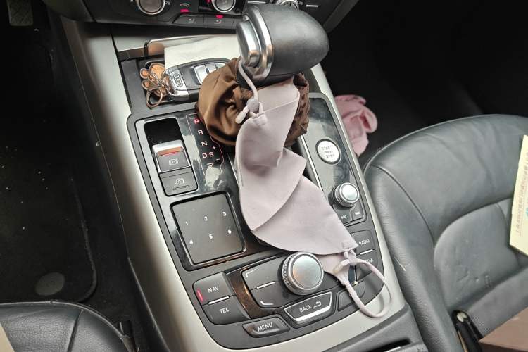 Used Audi A7 2013 35 FSI quattro Ambition Edition Gear Lever