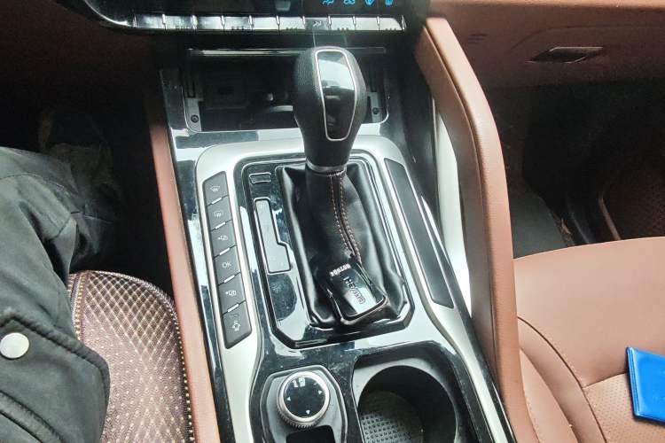 Used Haima 7X 2020 1.6 TGDI Automatic Luxury Model Gear Lever