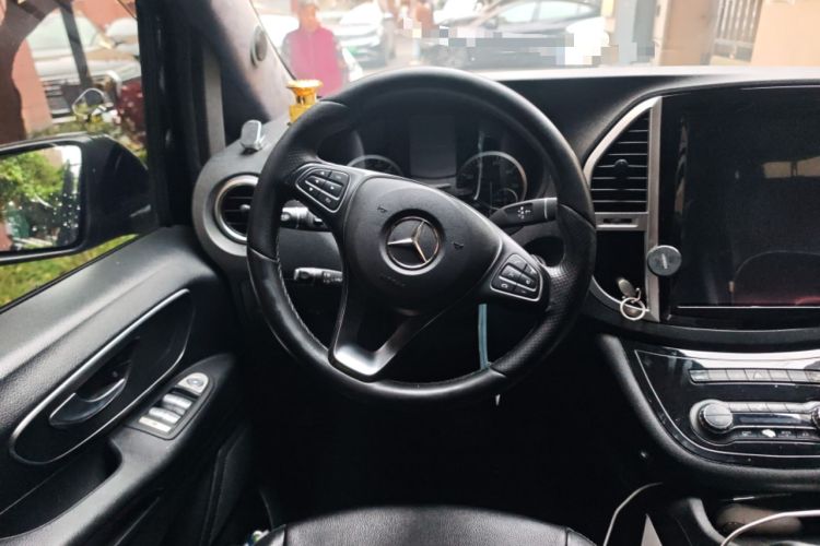 Used Mercedes-Benz Vito 2018 2.0T Business Version China V Emission Standard Steering Wheel