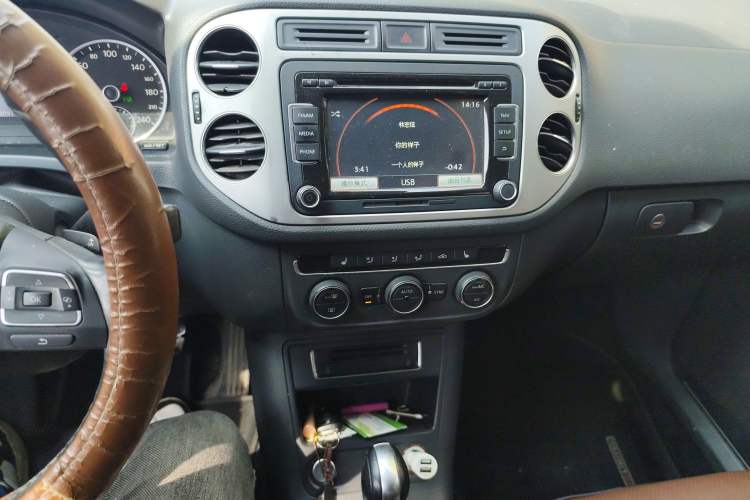 Used Volkswagen Tiguan 2015 1.8TSI Automatic All-Wheel-Drive Luxury Model
