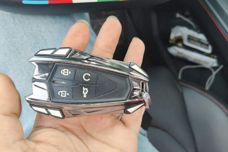 Used CHANGAN OSHAN Z6 2022 Blue Whale 1.5T DCT Smart Edition Vehicle Key