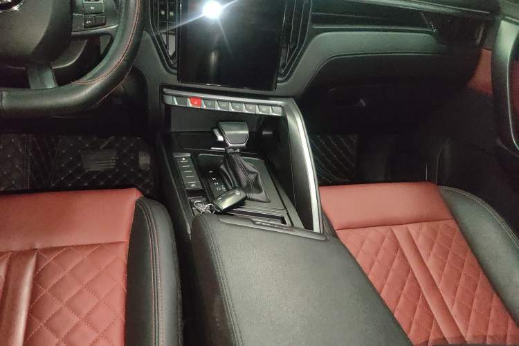 Used FORTHING T5L 2020 1.5T Automatic Luxury 7-Seater China VI Standard Gear Lever