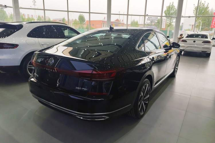 Used Volkswagen Passat 2026 Model, Outstanding 380TSI Longteng Edition